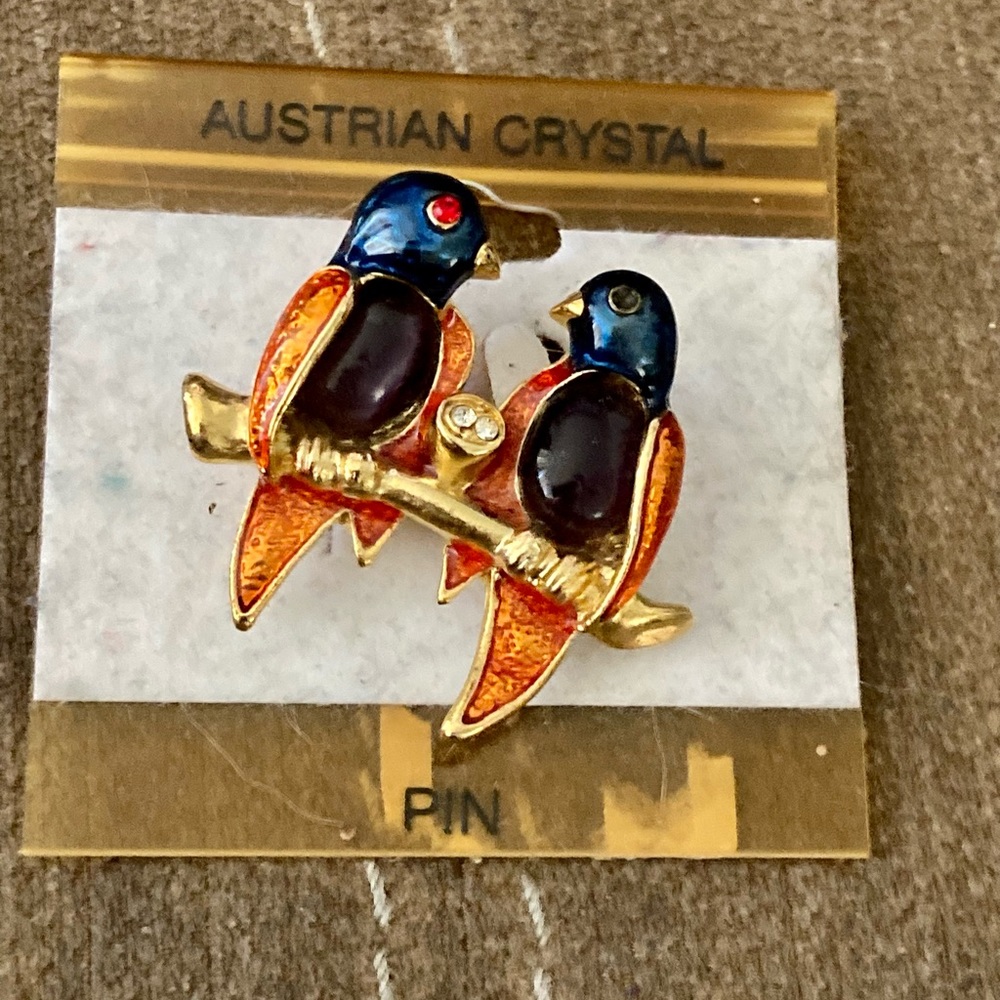 Austrian crystal lovebirds pin